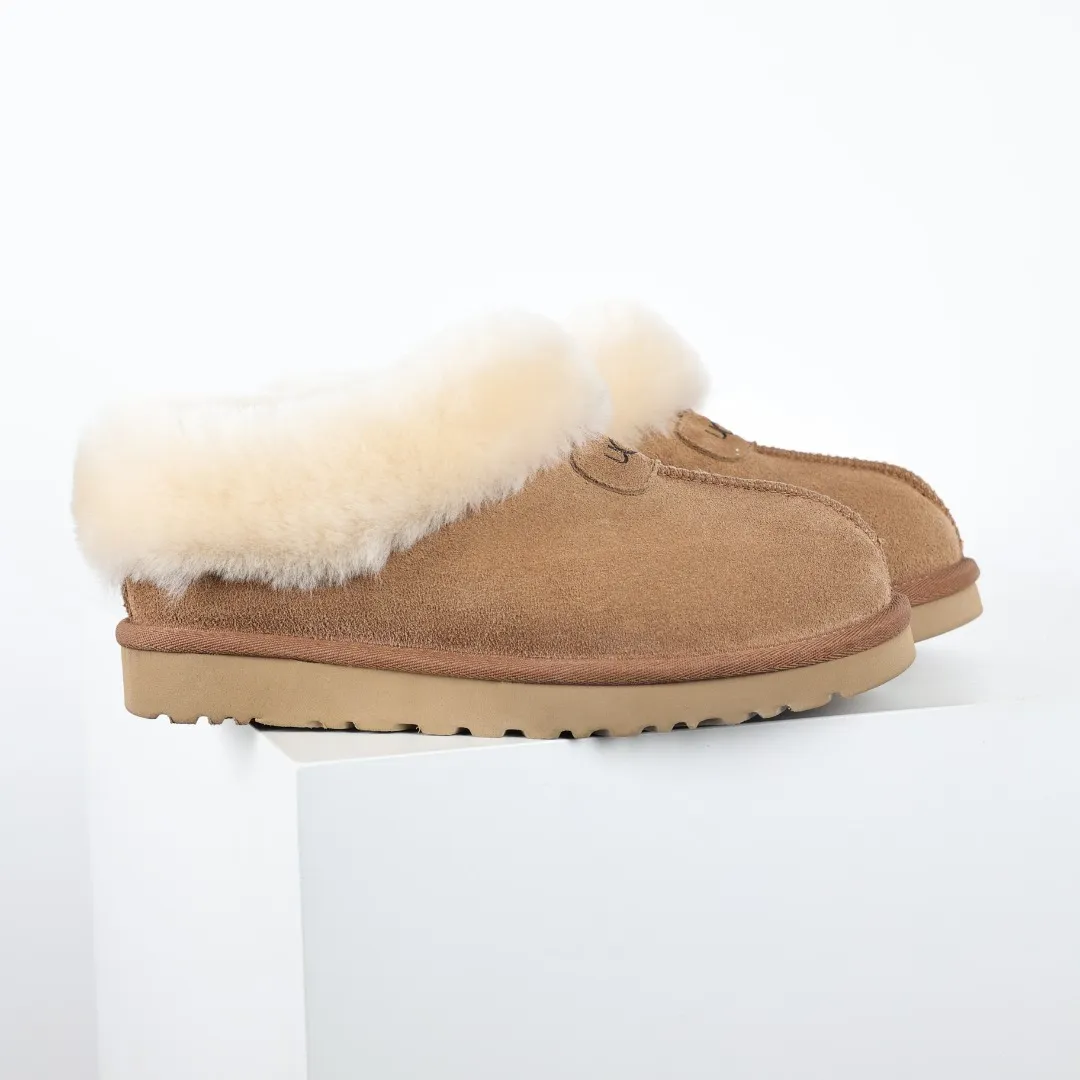 Pick up locally 💰520 Core recommendation with good price It is a very suitable choice for home use. In recent years, uug has launched a series of styles, which are partially geared towards the preferences of young consumers and have also moved to the forefront of fashion trends. Shoe body material: water-repellent coated suede upper, 17 mm UGGPURE™ implantable wool insole, lightweight non-slip and comfortable rubber outsole, with brand LOGO and trademark, with full packaging Size: 35 36 37 38 39 40